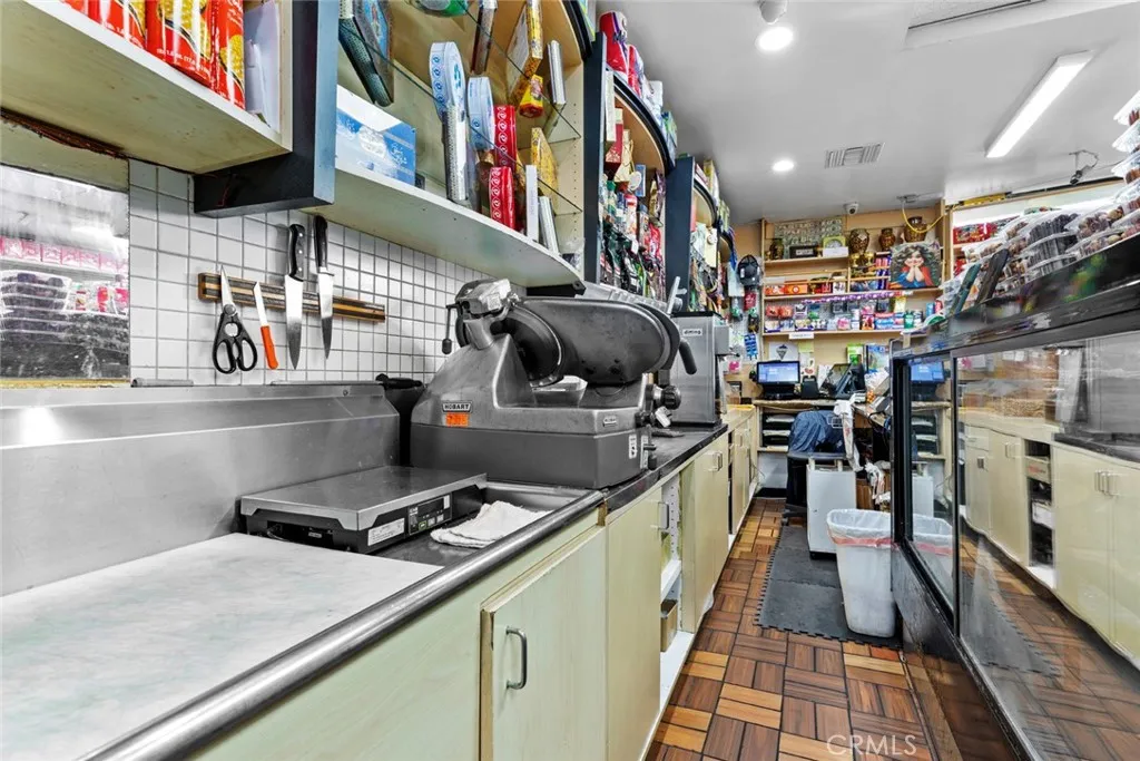 Additional image 55 of 906 S Gkenoaks Boulevard, Burbank, CA 91502