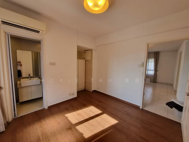 Additional image 17 of 39 Marine Parade Road