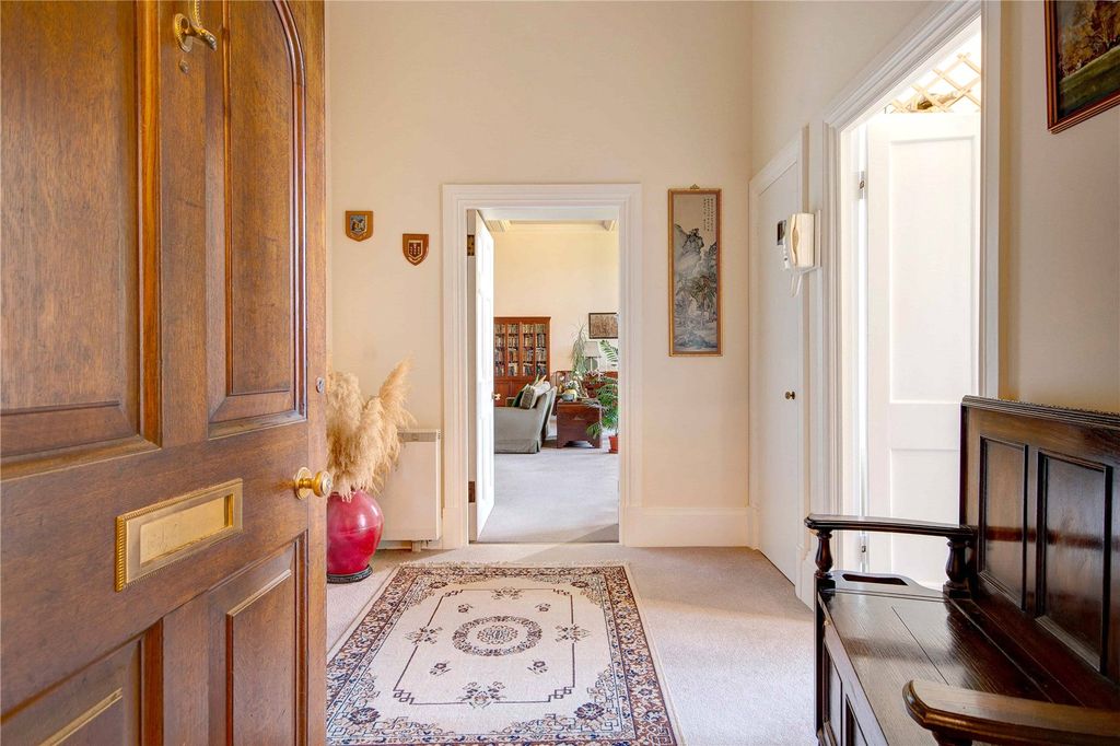 3 bed flat for saleSherborne, Cheltenham, Gloucestershire GL54 photo 4