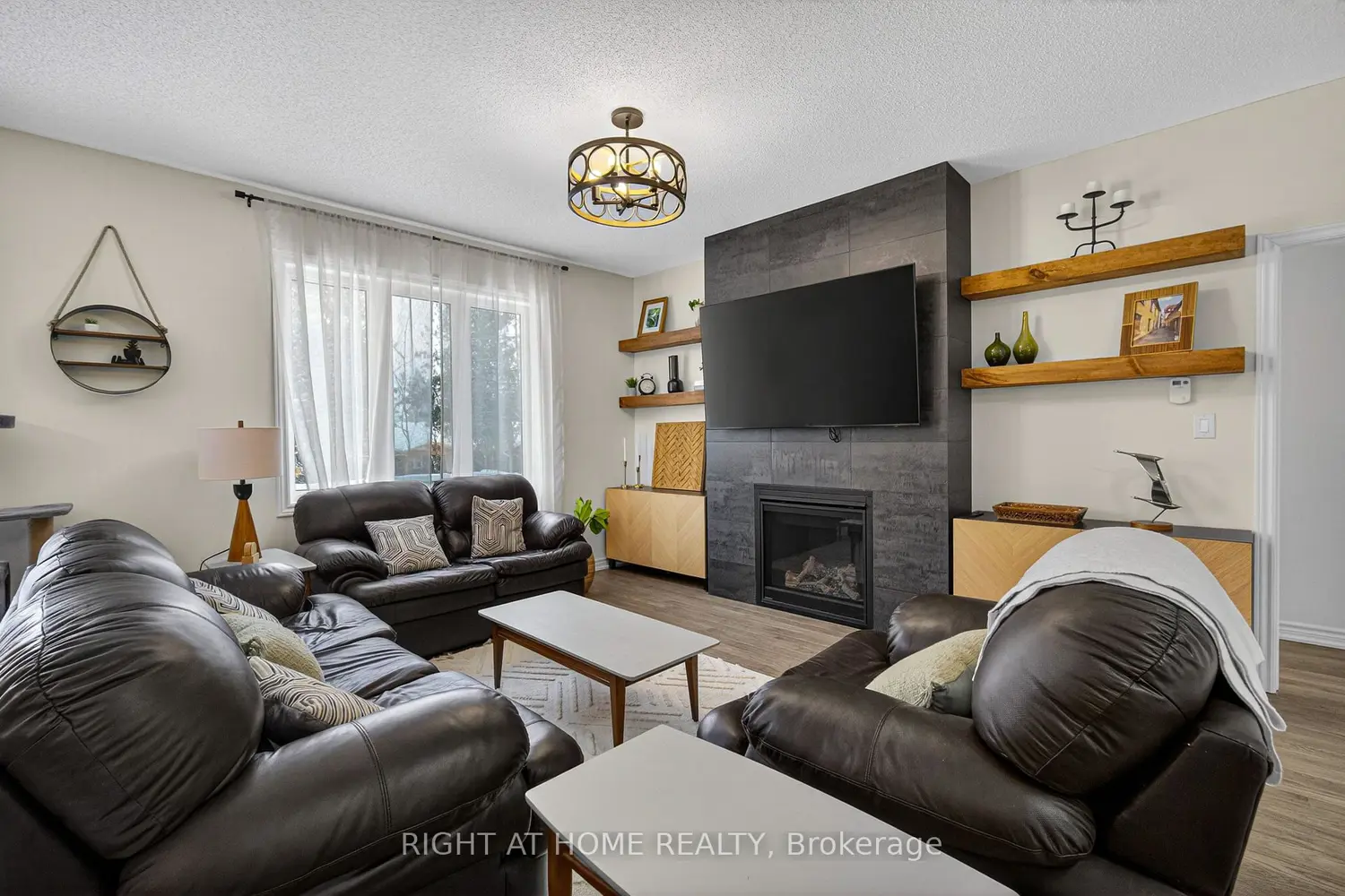19 Hillcroft Way photo 2