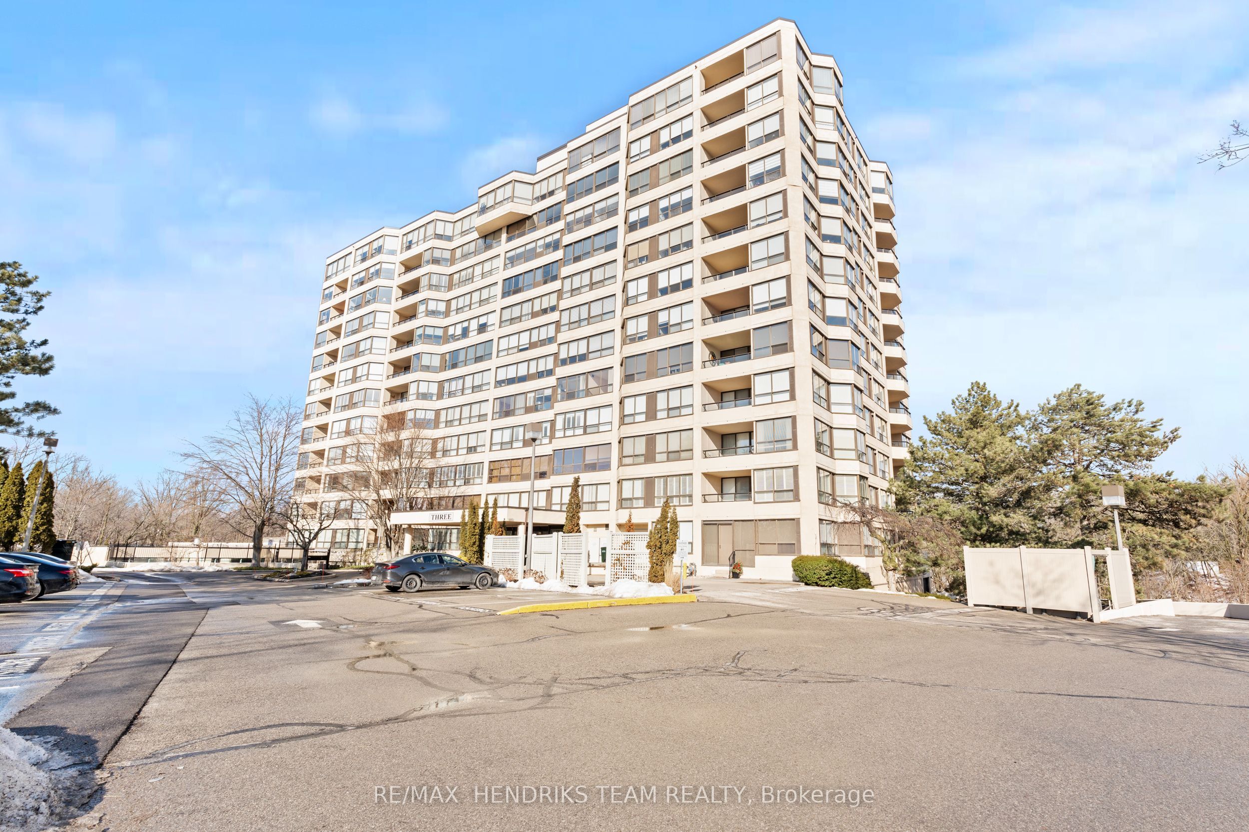 Additional image 2 of 702-3 Towering Hts Boulevard, St. Catharines, ON, L2T 4A4