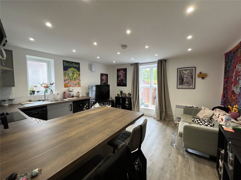 10 bed flat for saleMitford Road, Manchester, Greater Manchester M14 photo 5