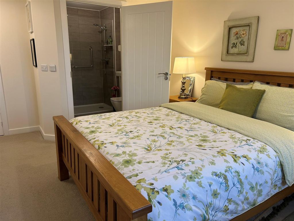 Additional image 9 of 2 bed flat for saleHooton Road, Willaston, Neston CH64