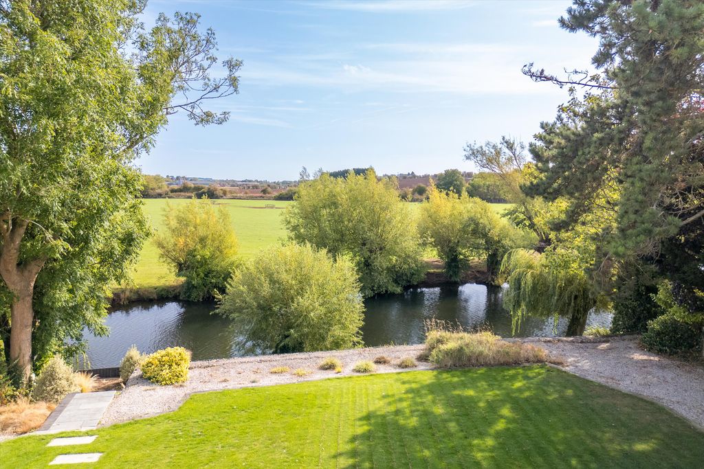 Additional image 39 of 5 bed detached house for saleAvonbank Drive, Stratford-Upon-Avon, Warwickshire CV37