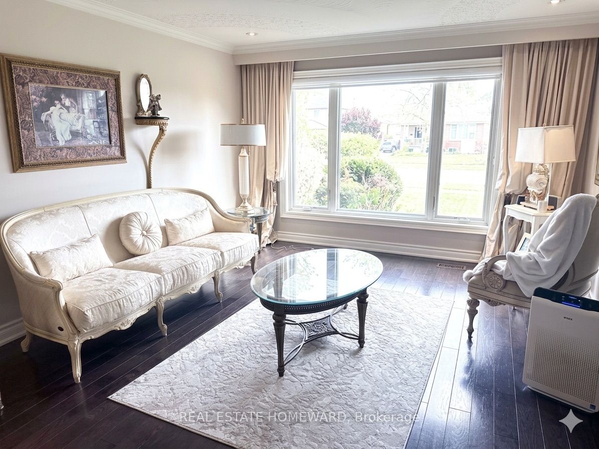 Additional image 2 of 18 Wyndcliff Crescent, Toronto, ON, M4A 2K1