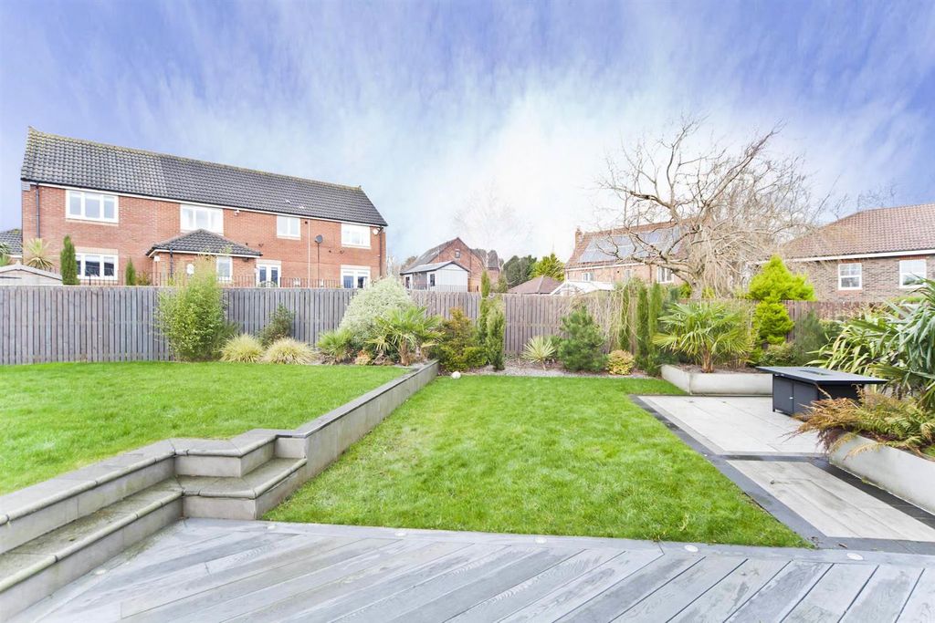 Additional image 35 of 6 bed detached house for saleKingfisher Close, Hartlepool TS26