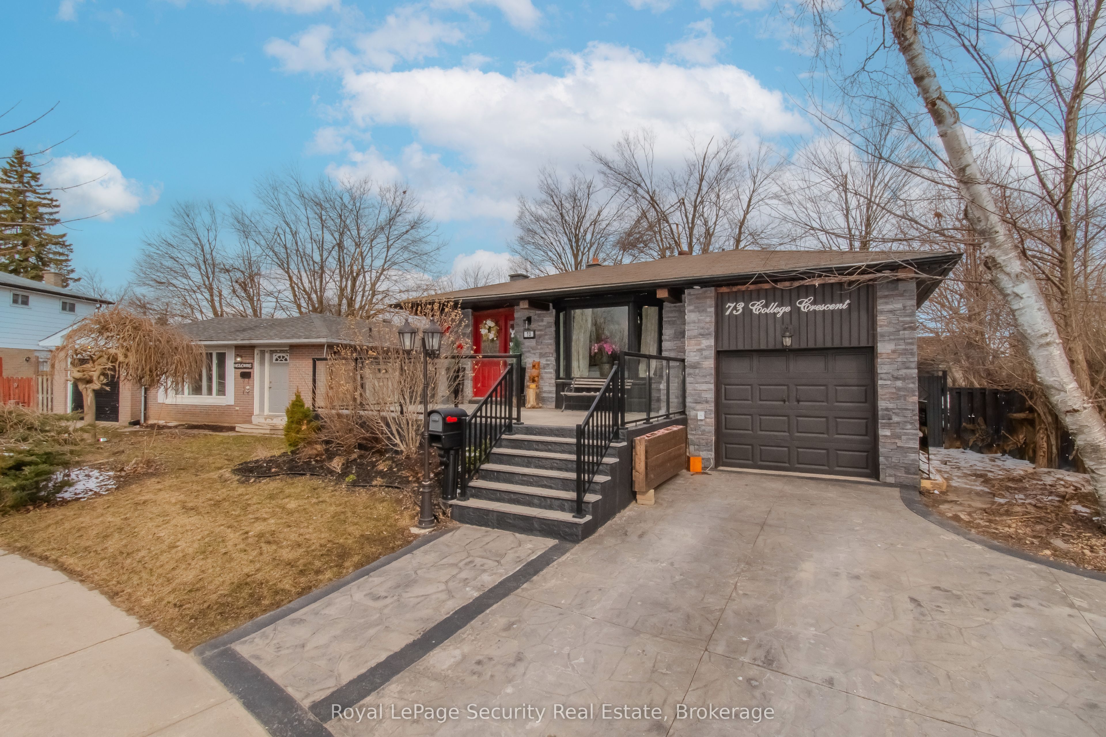 73 College Crescent, Barrie, ON, L4M 2W5