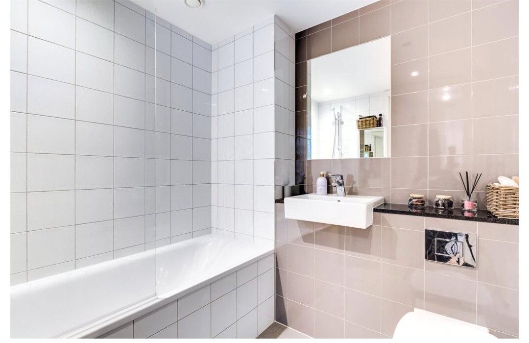 Additional image 6 of 1 Bed Flat, Riverlight Quay, SW11, N1 7GU