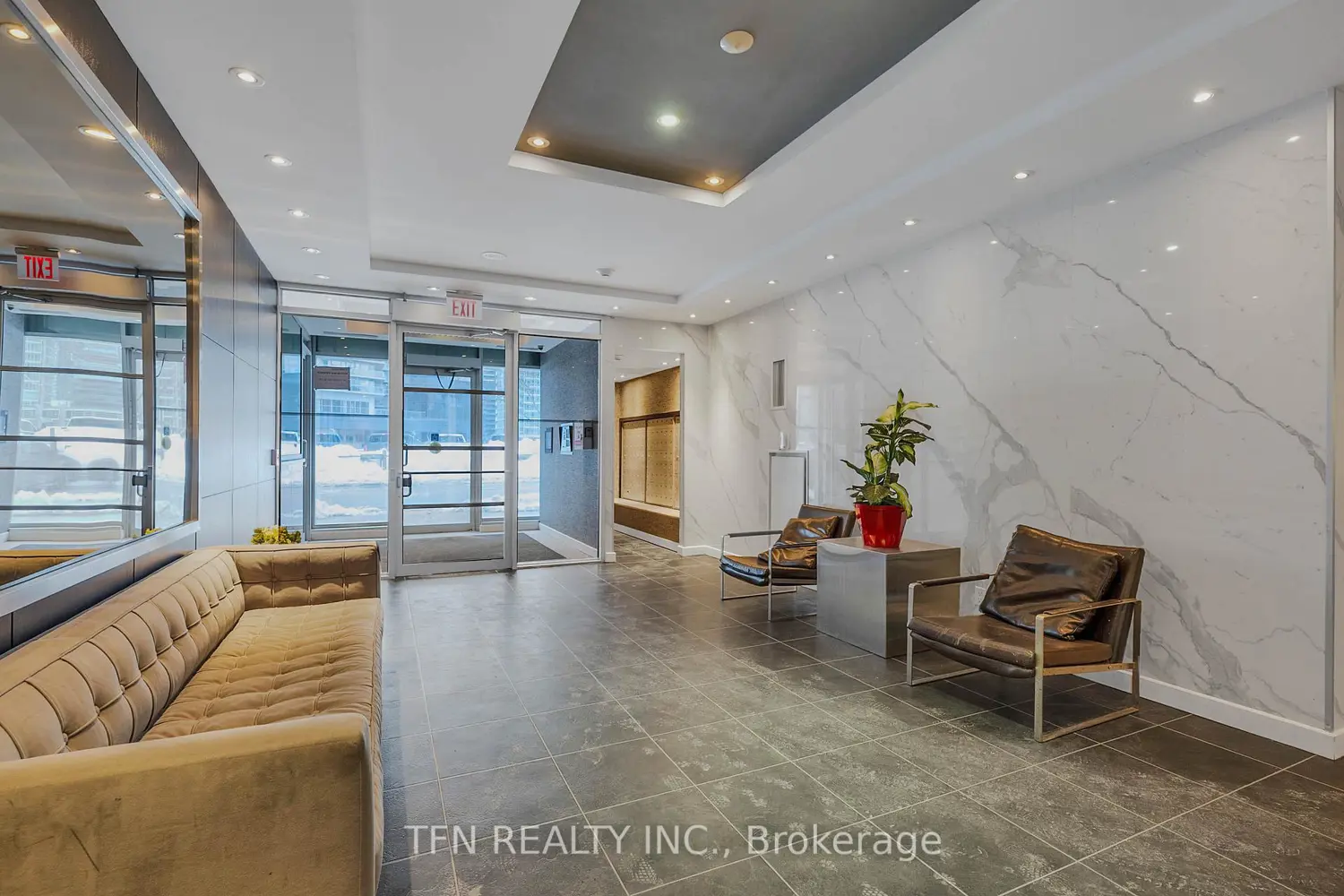 Additional image 4 of 350 Wellington Street M22