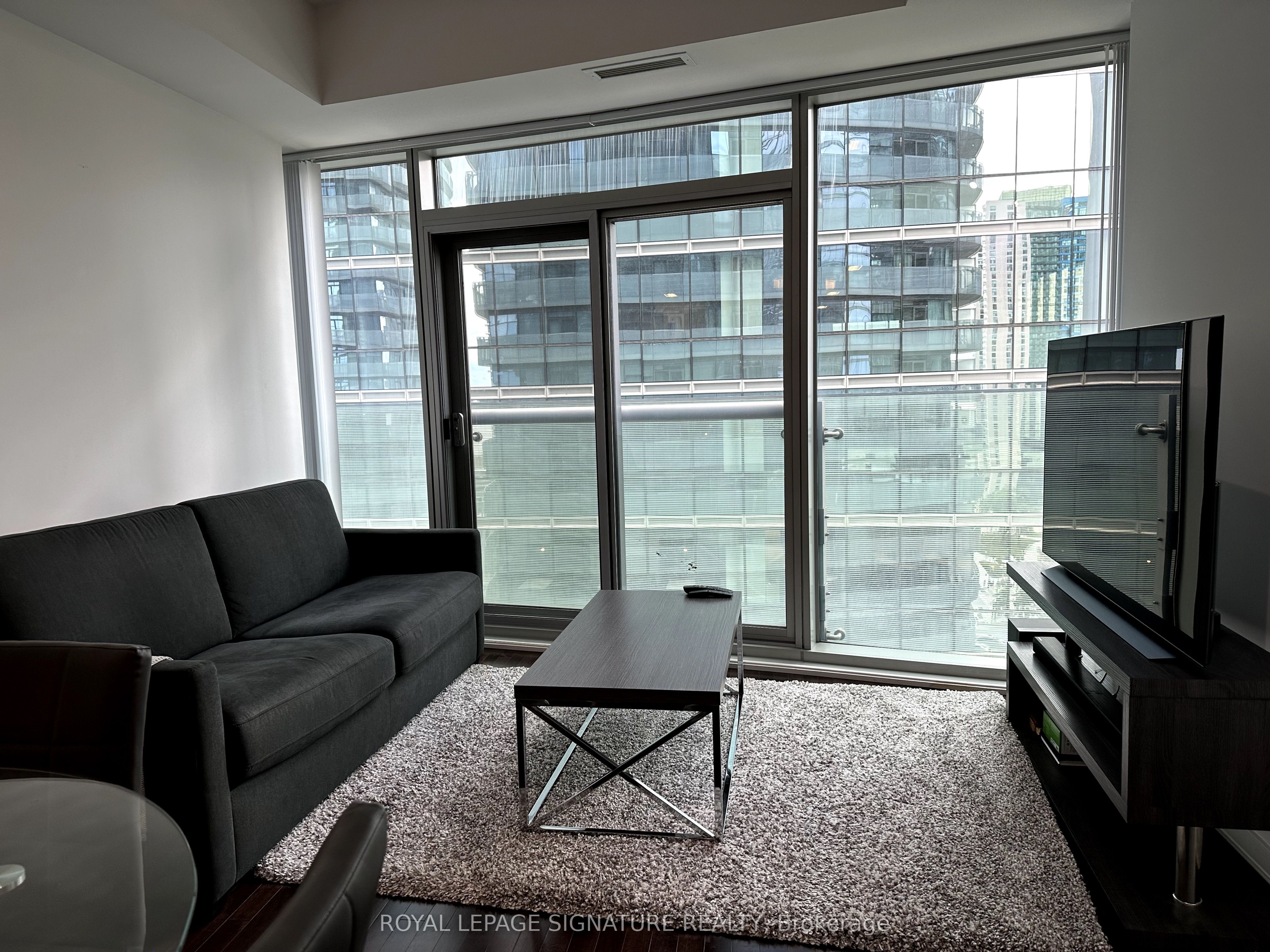 Additional image 5 of 1310-14 York Street, Toronto, ON, M5J 2Z2