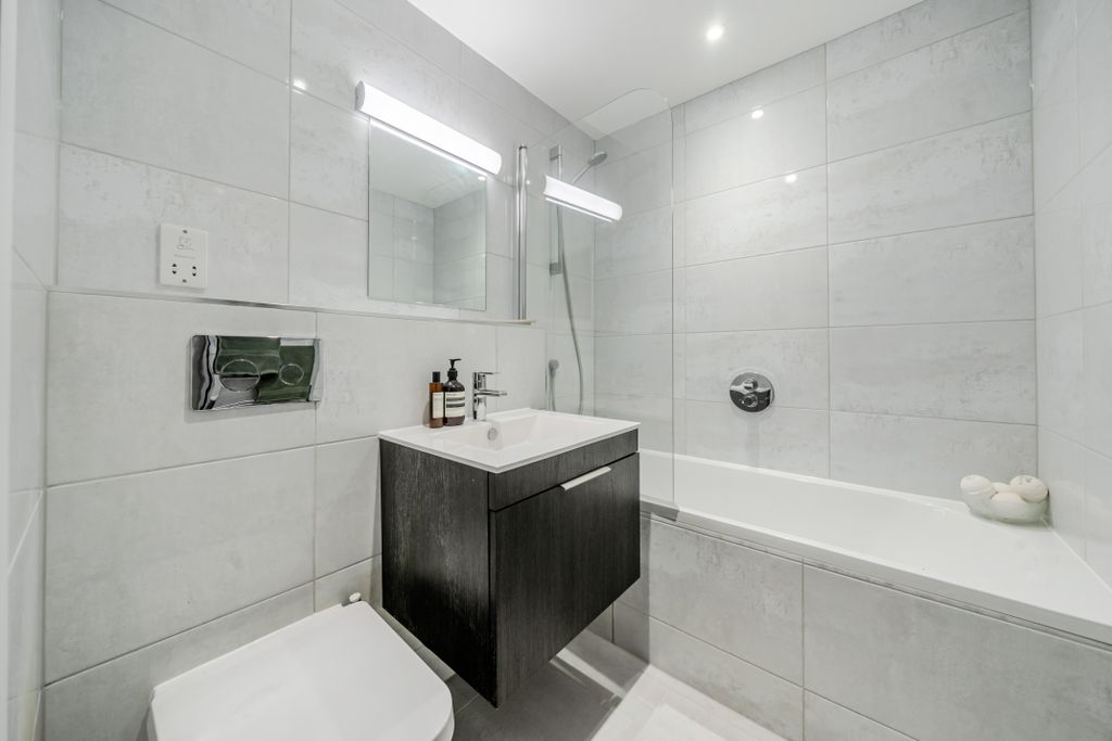 Additional image 14 of 3 bed flat for saleSouthgate Street, Winchester SO23