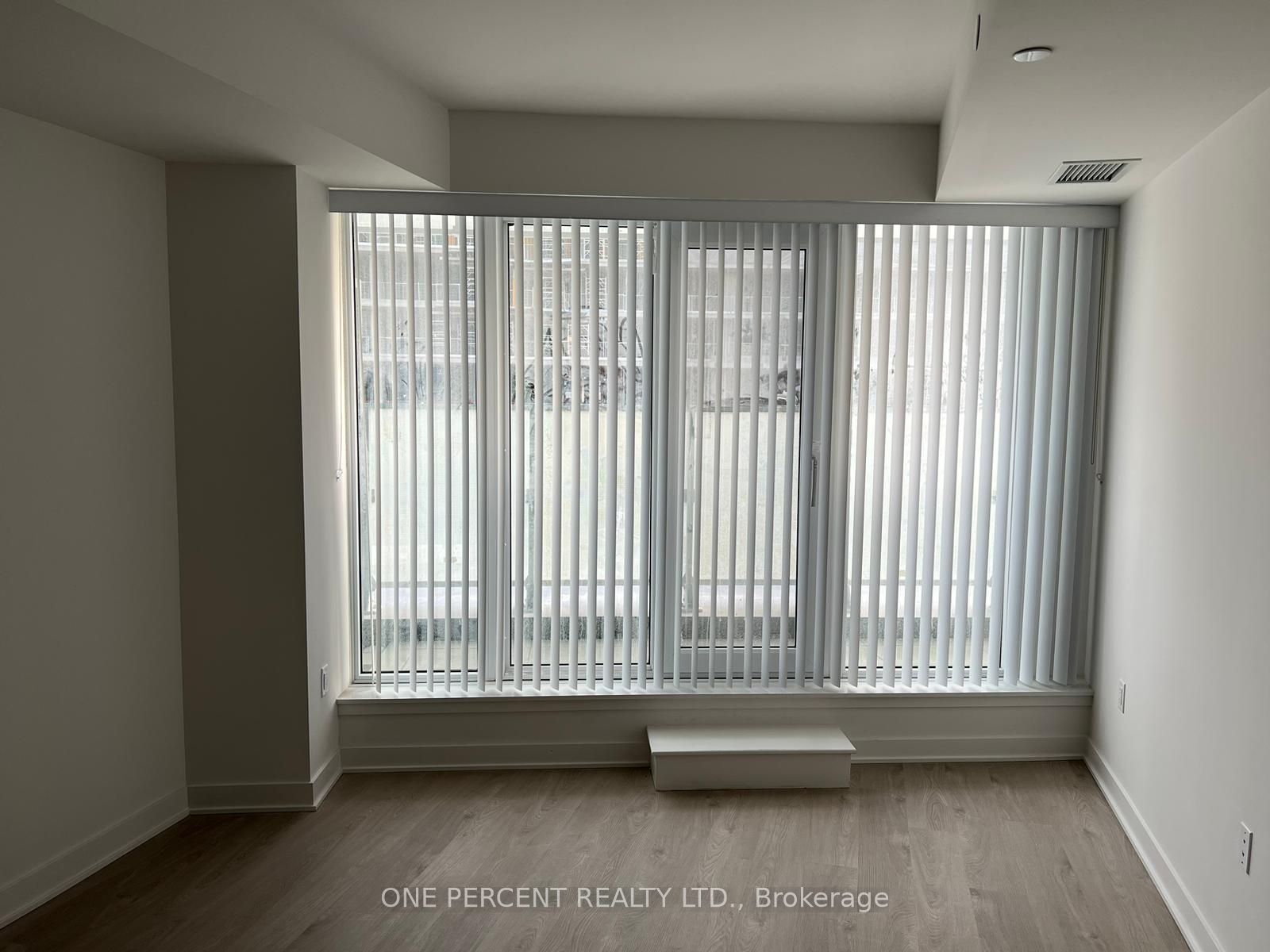 Additional image 3 of 204,-3900 Confederation Parkway, Mississauga, ON, L5B 0M3