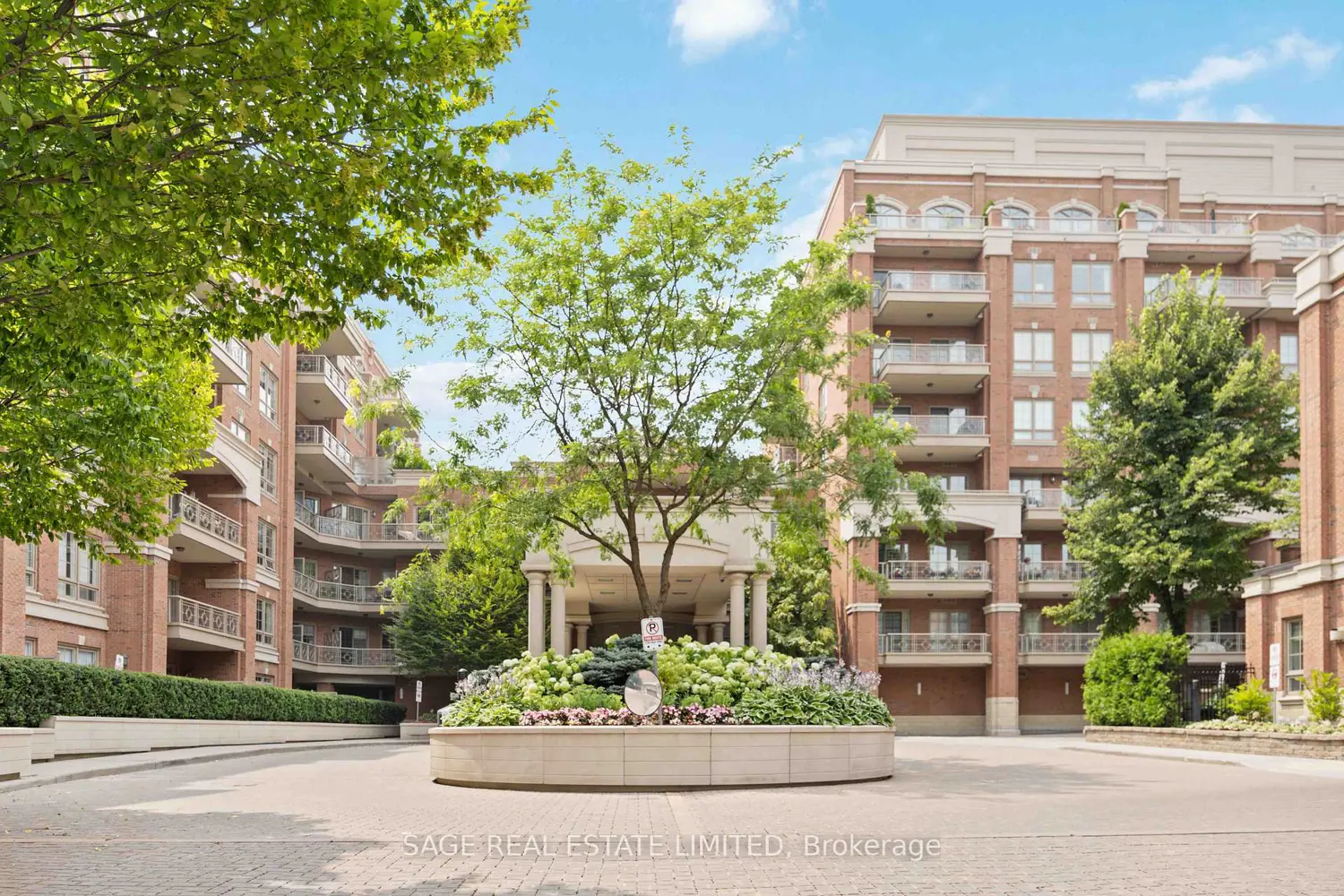 20 Burkebrook Place 212