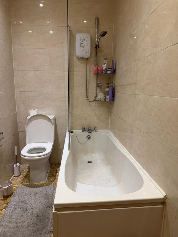 Additional image 10 of Room in a Shared House, North Lane, LS6, N1 7GU