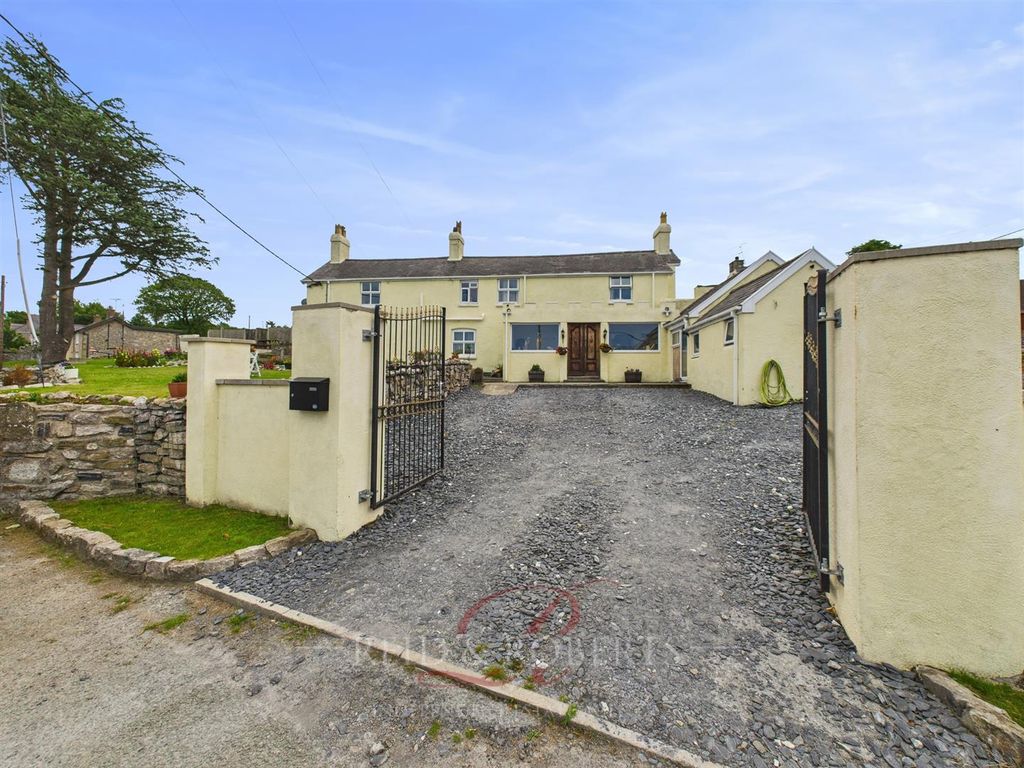 6 bed detached house for saleTrelogan, Holywell CH8