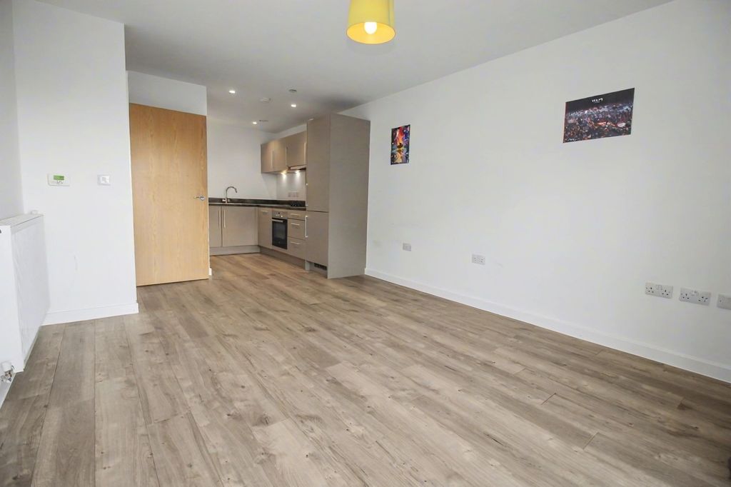 1 bed flat for saleCapstan Road, Centenary Quay SO19 photo 4