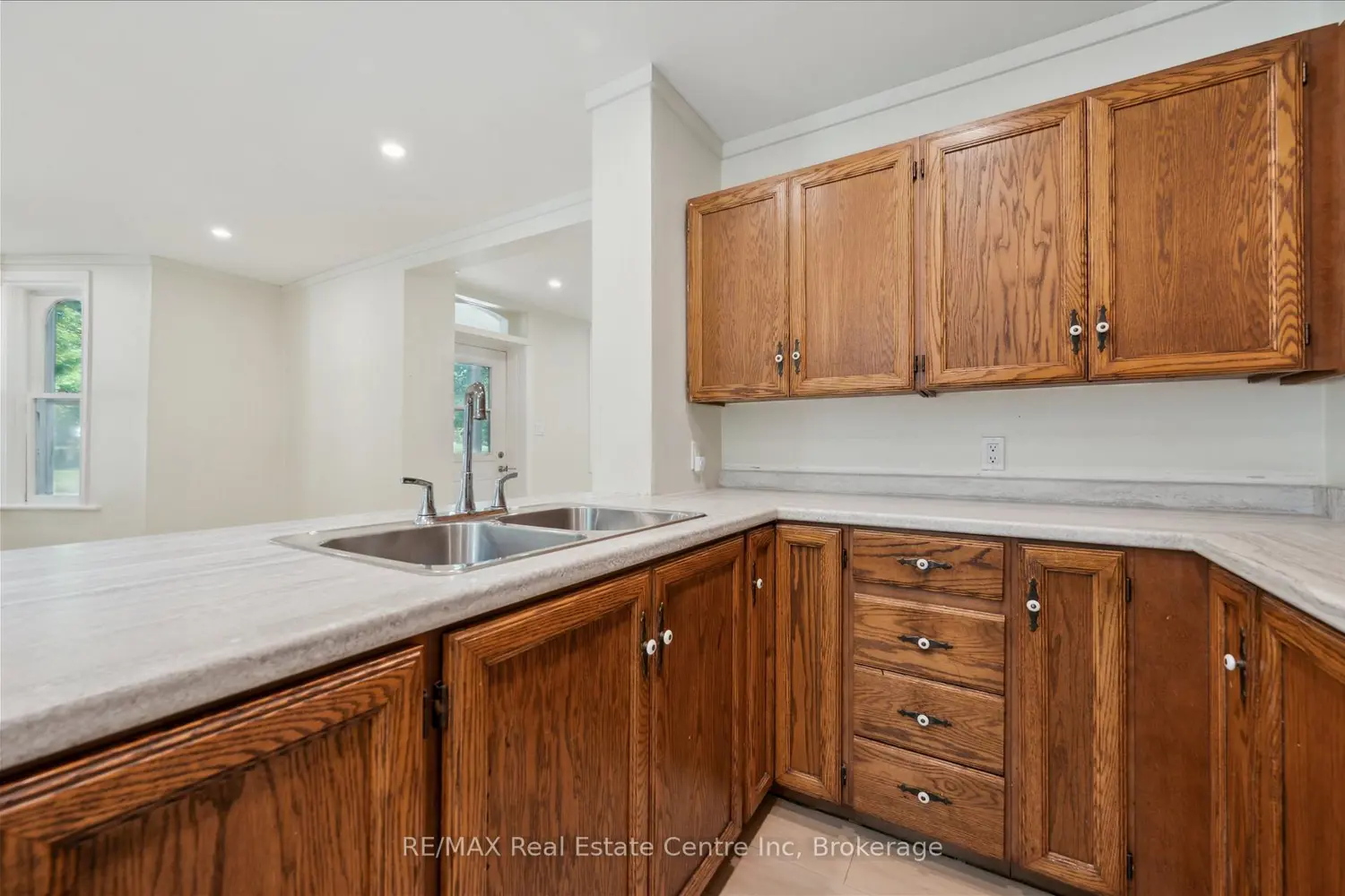 46 Wellington Road 19 photo 5