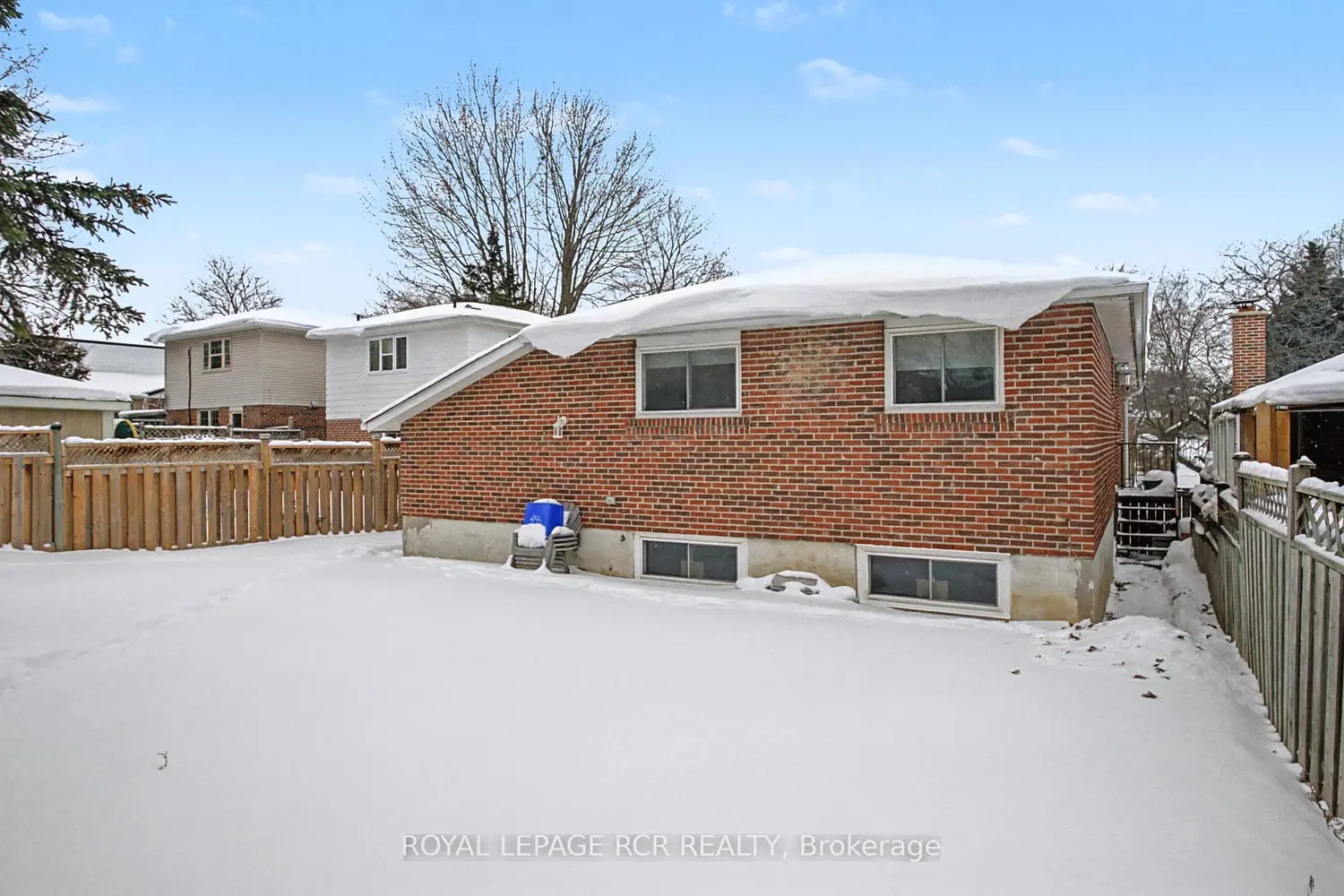 248 Talbot Crescent photo 3