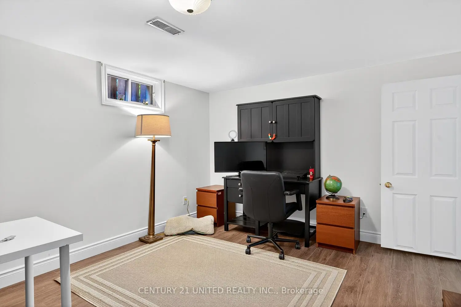 Additional image 15 of 1309 Scollard Drive