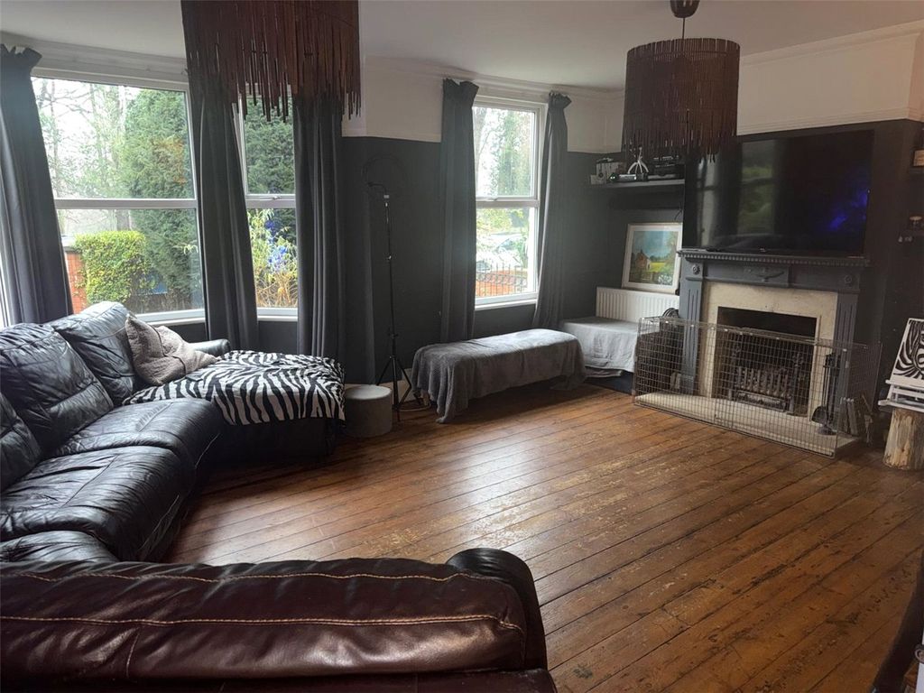 Additional image 2 of 5 bed semi-detached house for saleQueens Park Parade, Northampton, Northamptonshire NN2