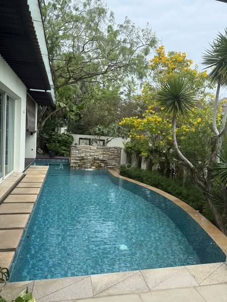 Primary image of Oak Ave Detached House