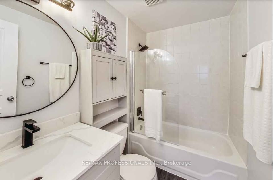 Additional image 4 of 105-412 Jarvis Street, Toronto, ON, M4Y 2G6