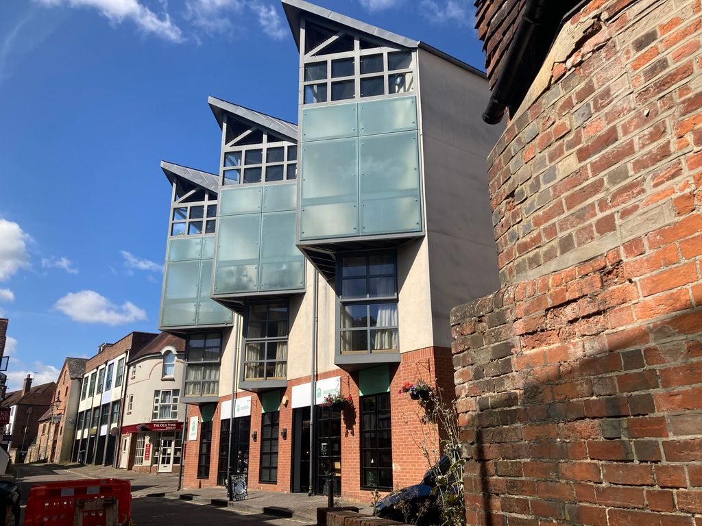 Additional image 3 of 2 bed flat for saleKings Head Yard, Winchester SO23