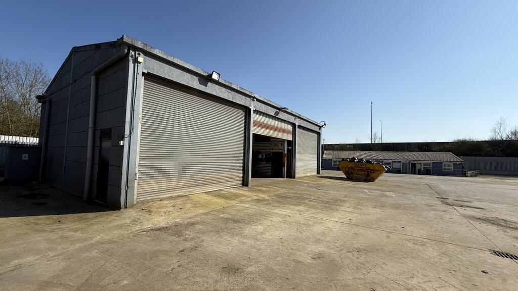 Additional image 3 of Yard, Moor Mill Lane, Colney Street, Radlett, Hertfordshire, AL2 3UA