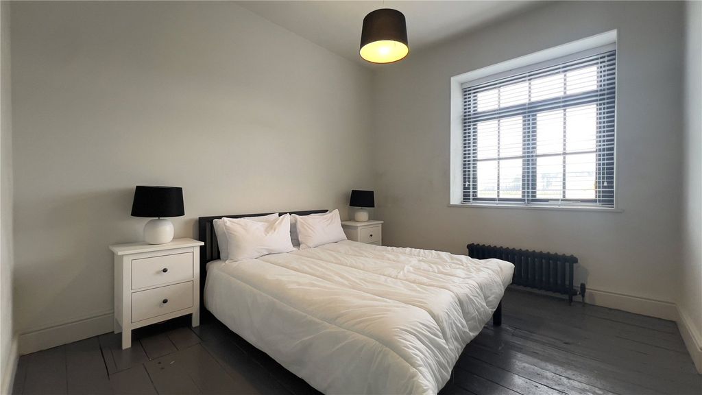 Additional image 9 of 2 bed flat for salePrinces Street, Truro TR1