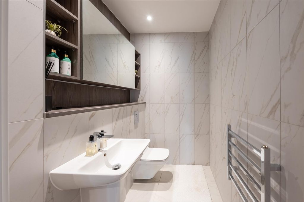 3 bed flat for saleEast Tower, Deansgate Square M15 photo 5