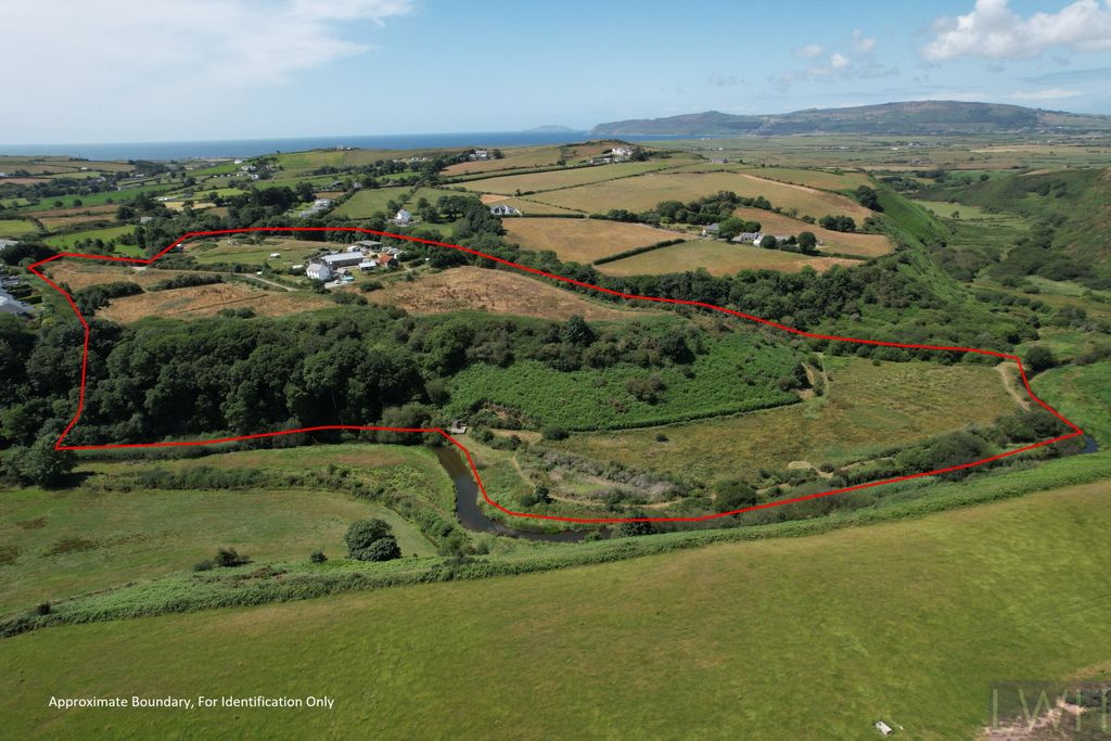 5 bed detached house for saleHendy, Abersoch - 17 Acre Holding LL53