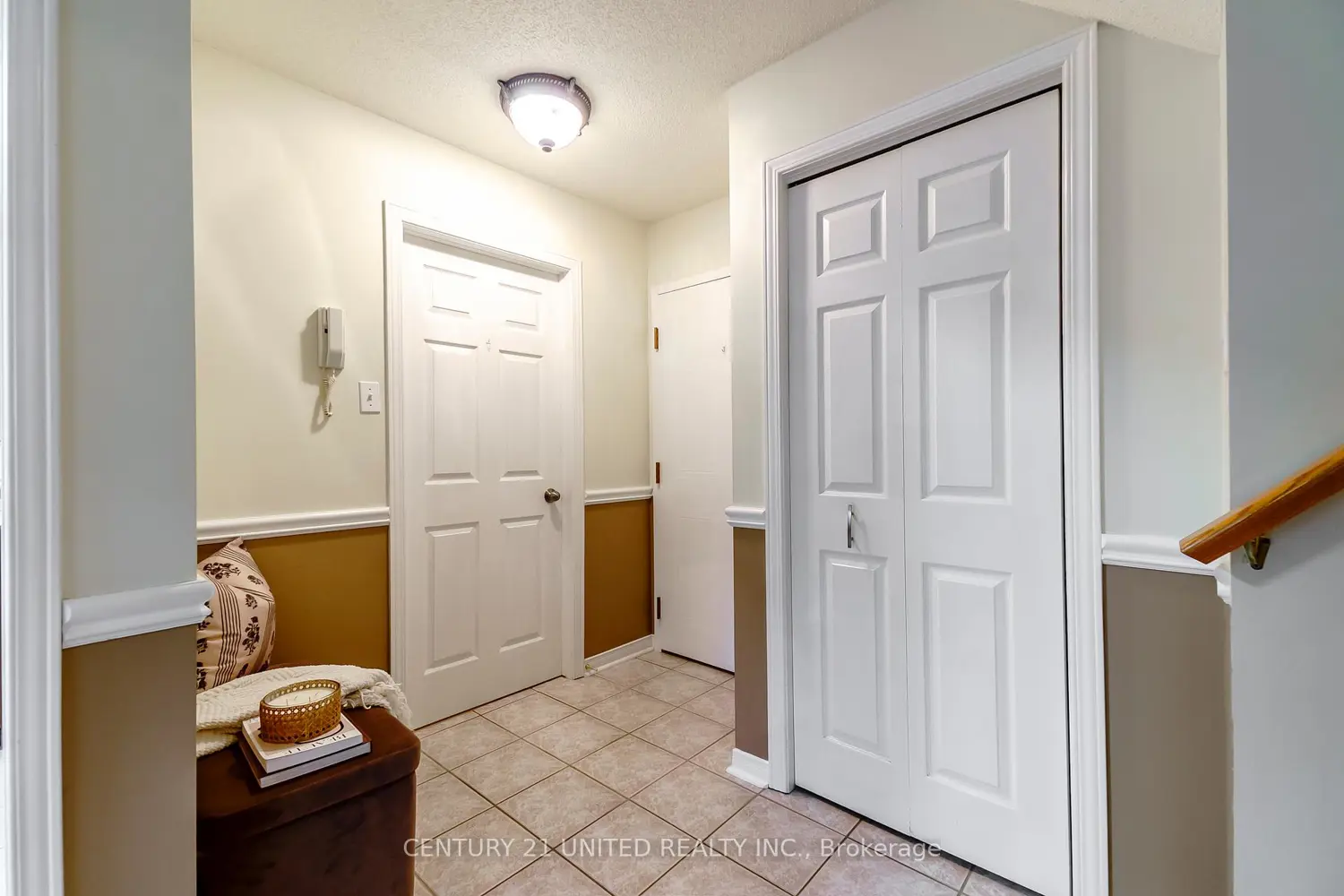 Additional image 3 of 36 Champlain Crescent 15