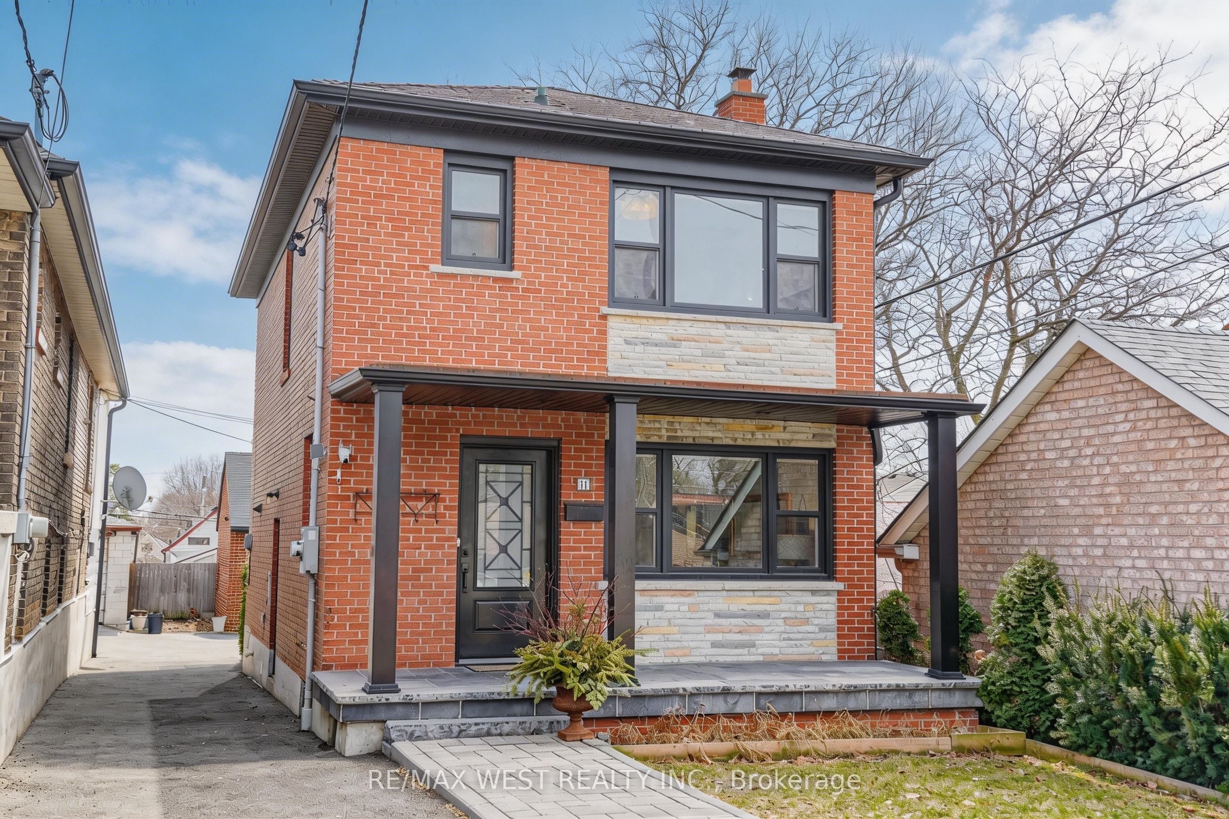 11 Helen Avenue, Toronto, ON, M6N 2B4