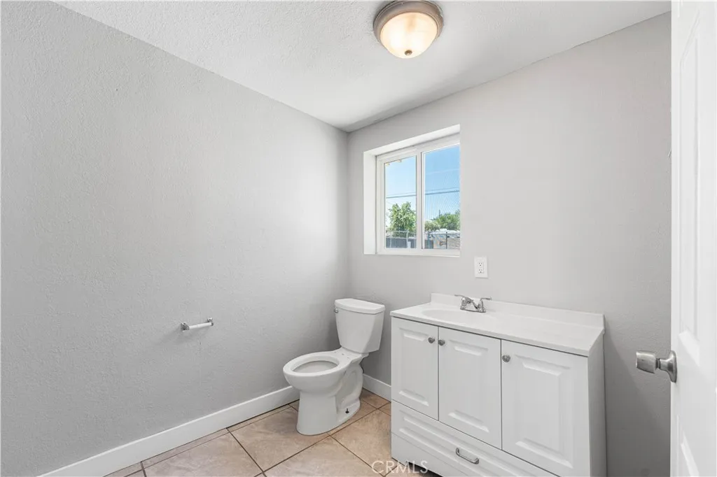 Additional image 138 of 44441 Sierra Highway, Lancaster, CA 93534