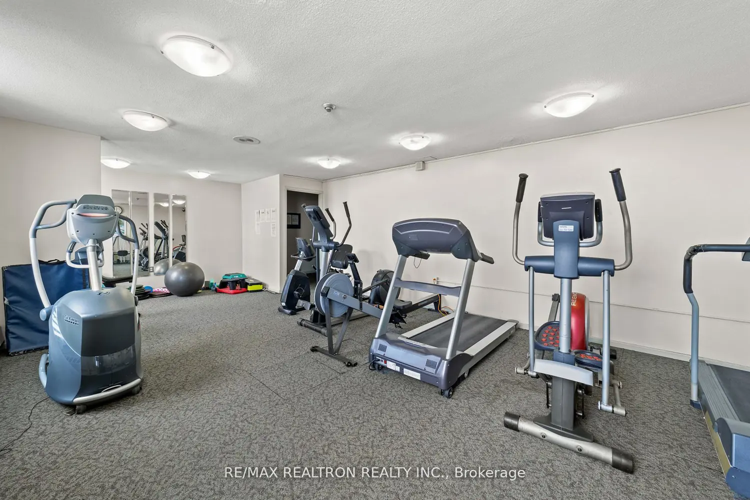 Additional image 17 of 130 Neptune Drive 702