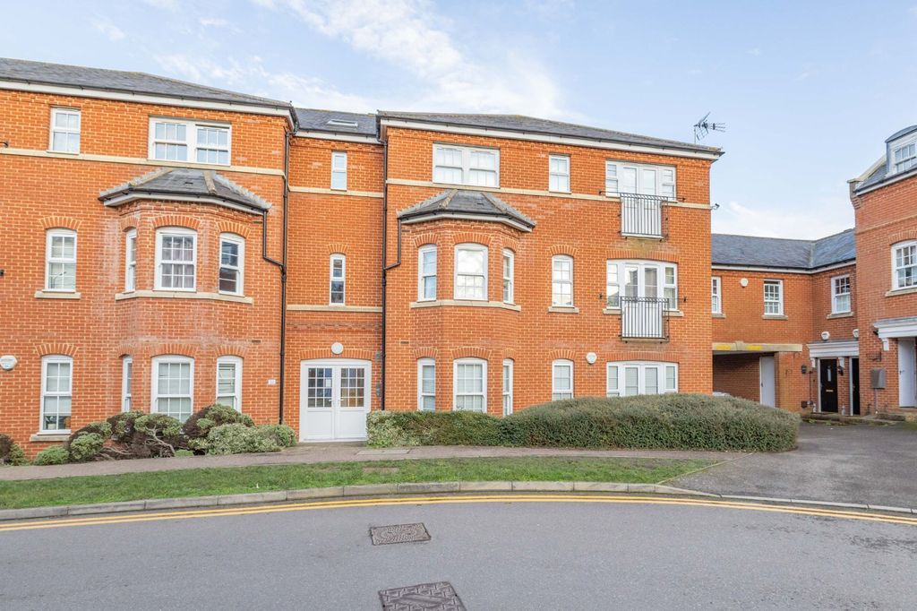 2 bed flat for saleGeorge Roche Road, Canterbury CT1