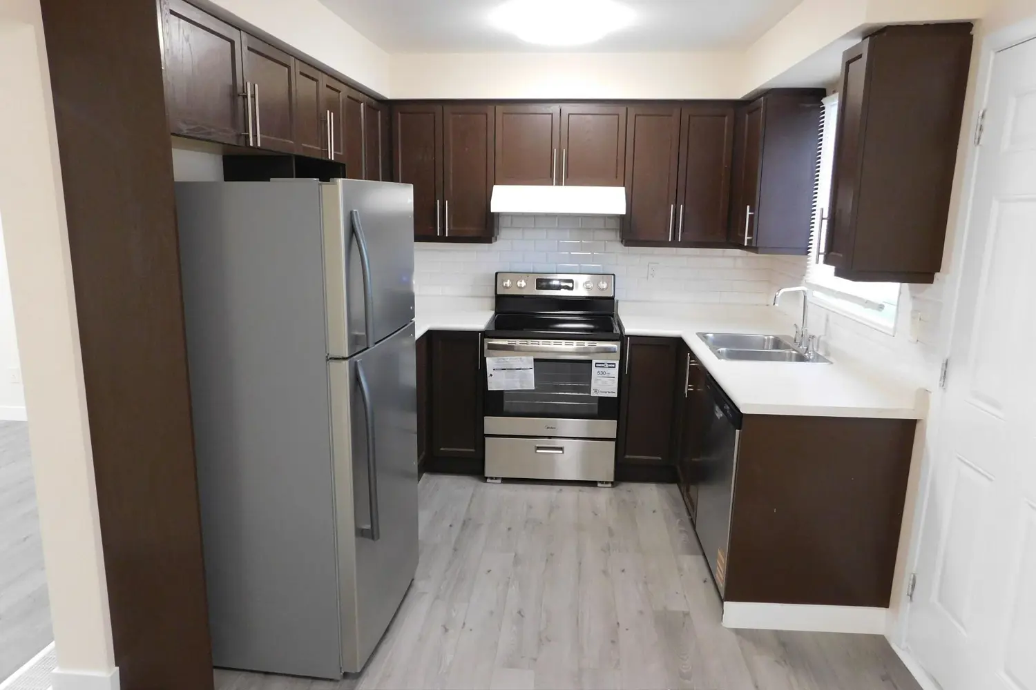 1095 Jalna Boulevard 51 photo 4