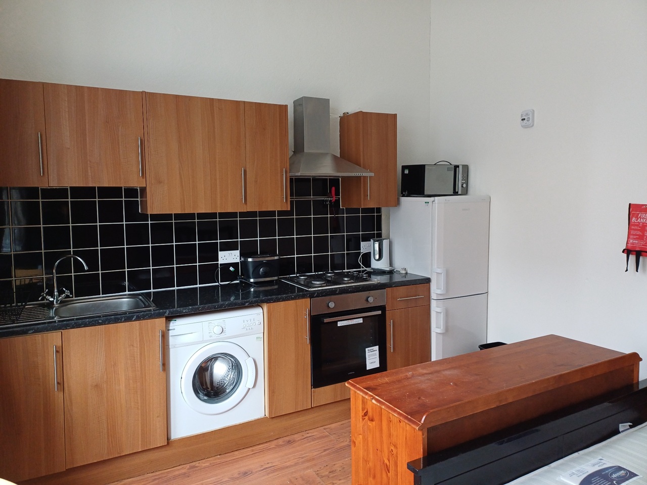 Studio Flat, Holland Street, G2, N1 7GU
