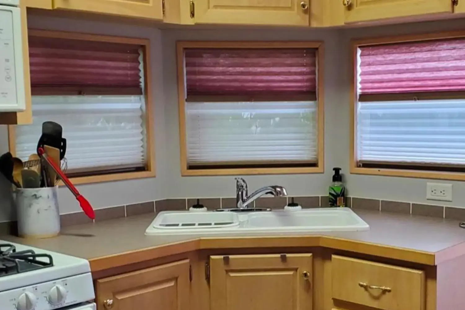 Additional image 2 of 4895 Lakeshore Road D36