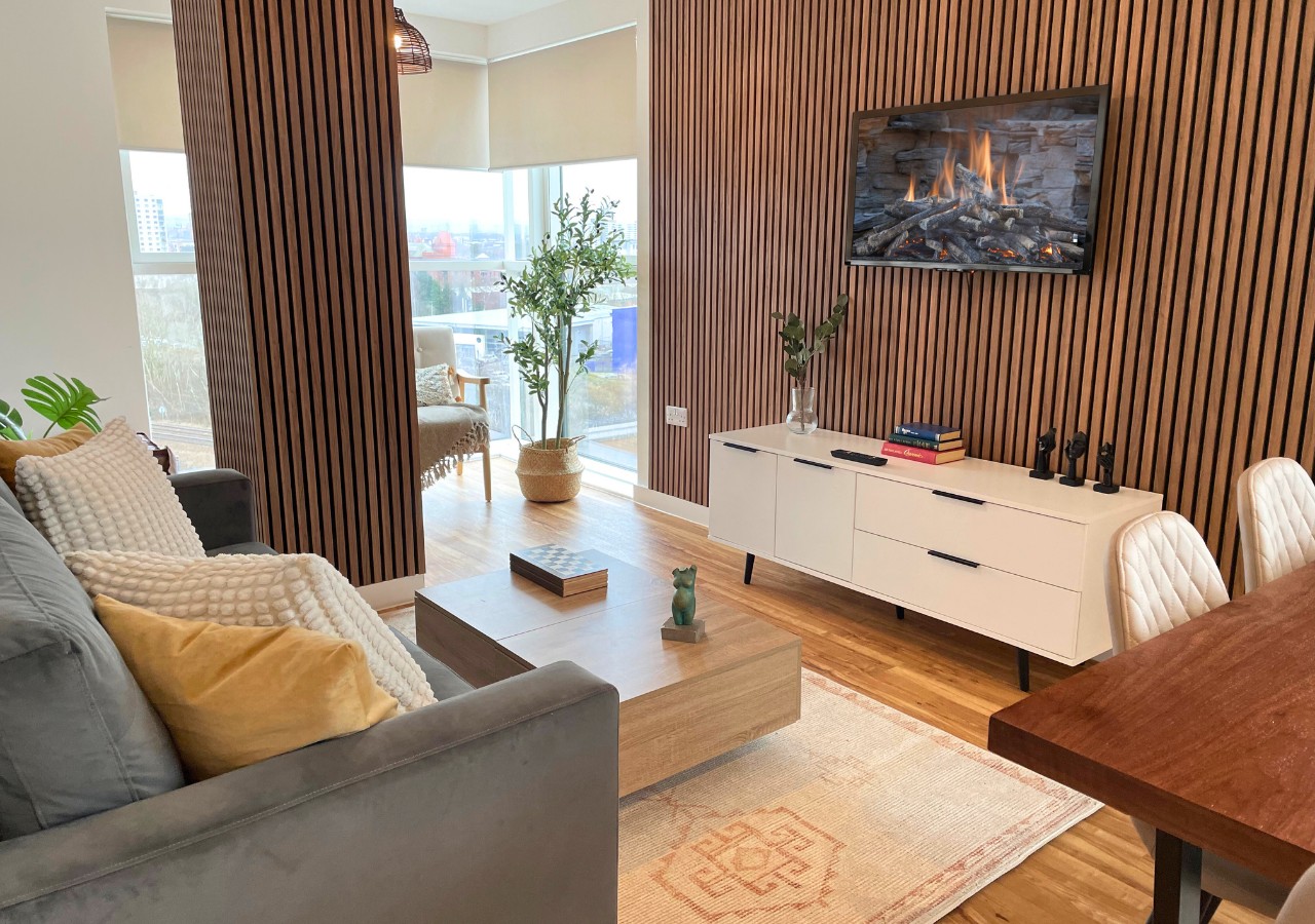 3 Bed Flat, Pomona Strand, M16, N1 7GU