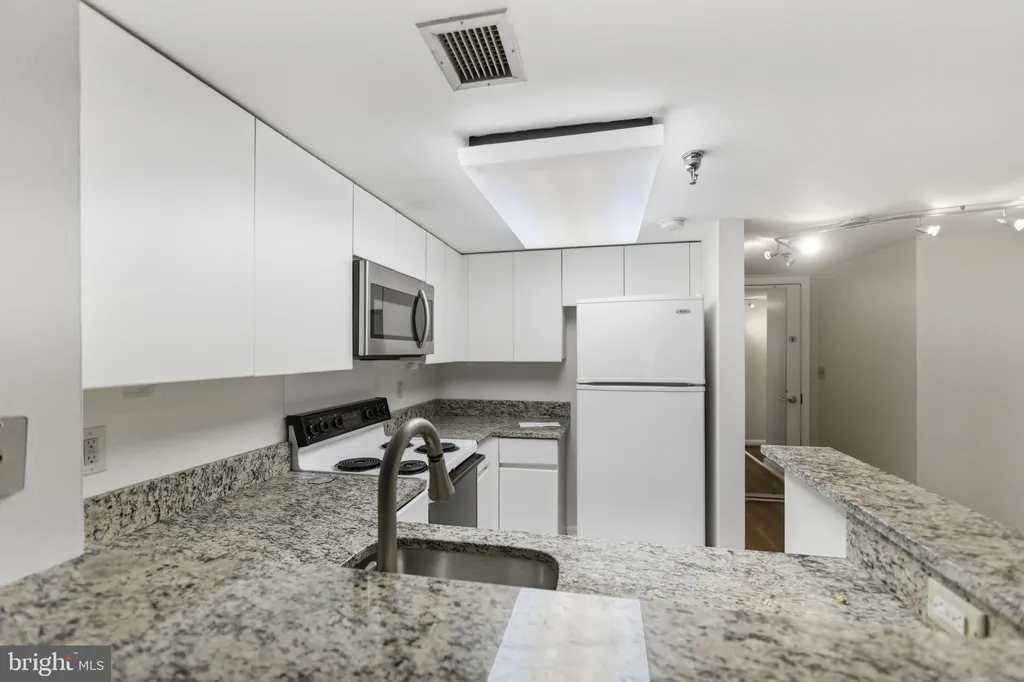 Additional image 9 of 801 Pennsylvania Avenue NW Unit 1223, Washington, DC 20004