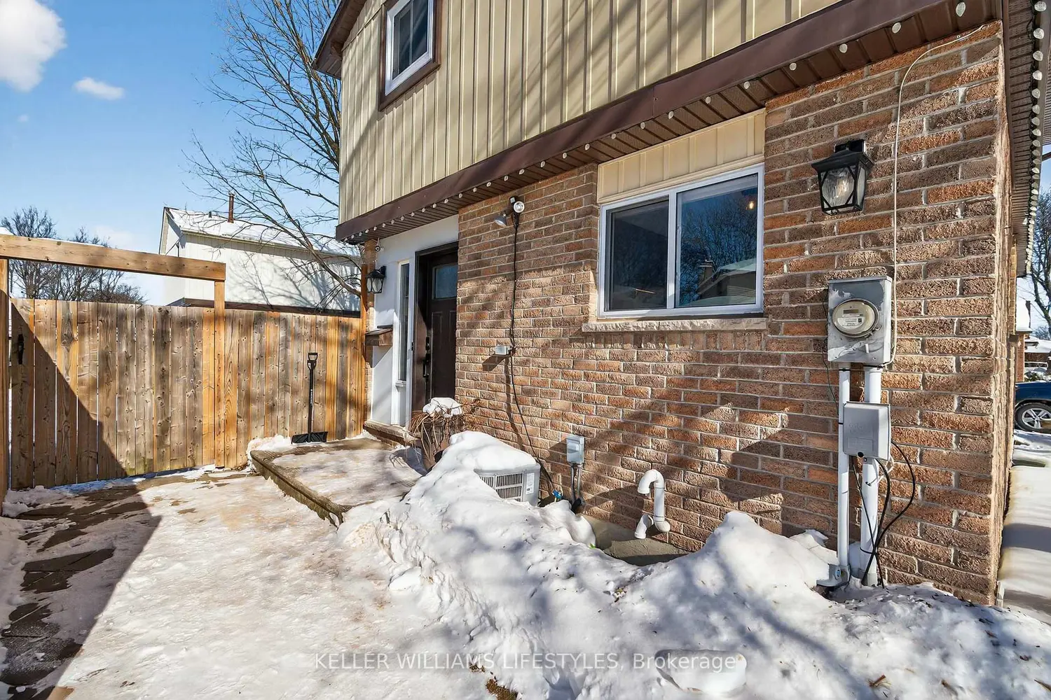 26 Caprice Crescent photo 3
