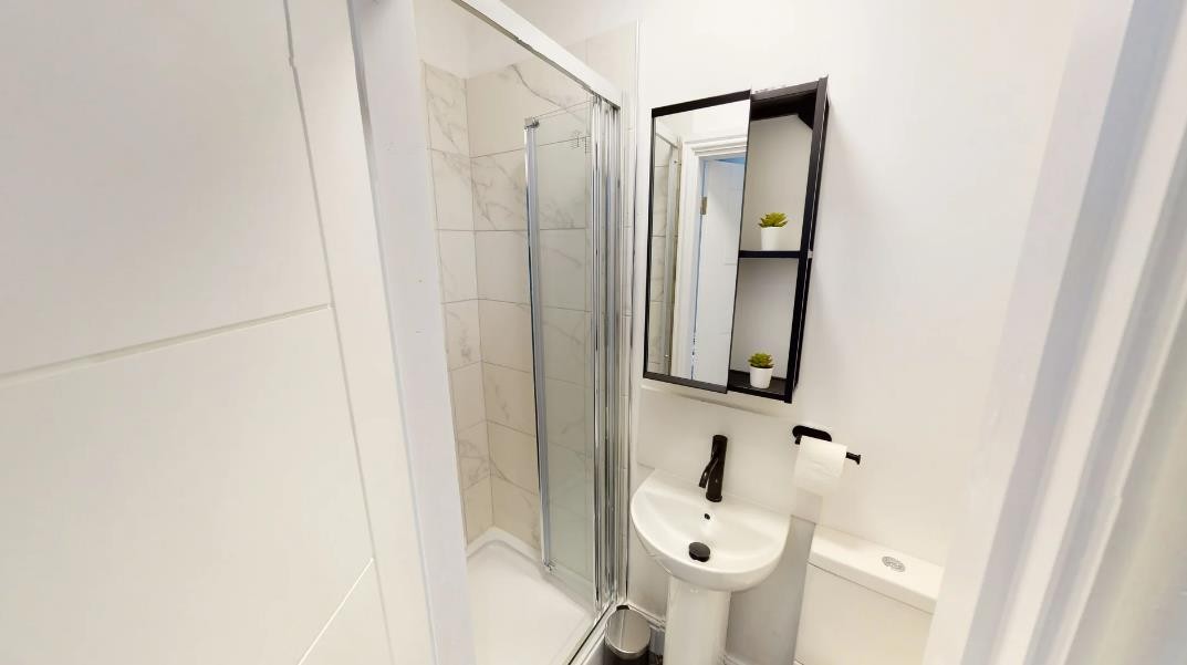 Additional image 3 of Room in a Shared House, Park Bank, M5, N1 7GU