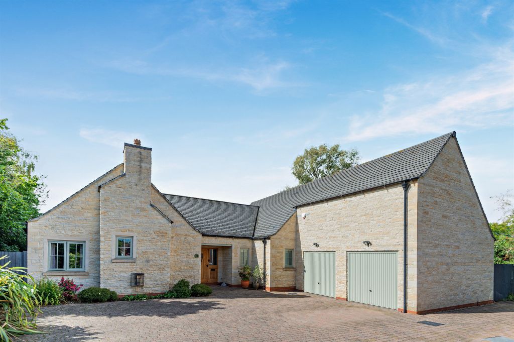 5 bed detached house for saleMartins Way, Orton Waterville, Peterborough PE2