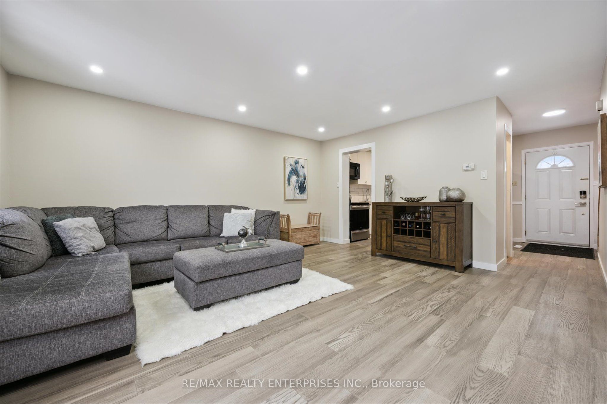 Additional image 2 of 70-105 Hansen Road N, Brampton, ON, L6V 3C9