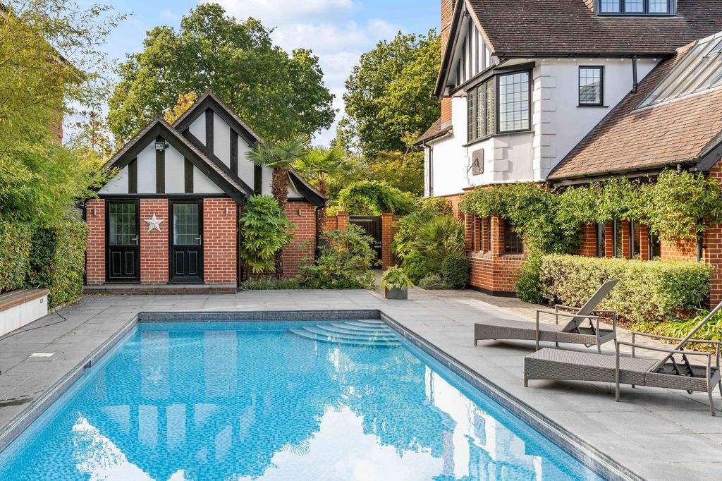 Additional image 5 of 6 bed detached house for saleRoundwood Avenue, Hutton Mount, Brentwood CM13