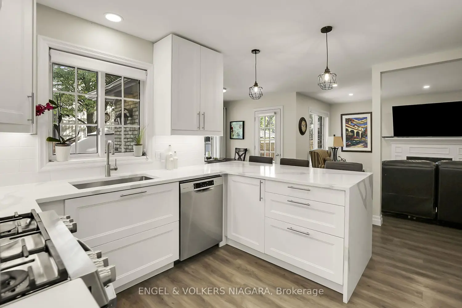 Additional image 8 of 624 Simcoe Street