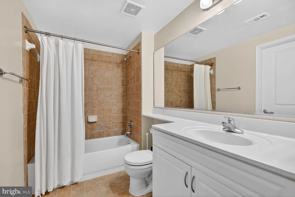 Additional image 19 of 555 Massachusetts Avenue NW Unit 1317, Washington, DC 20001