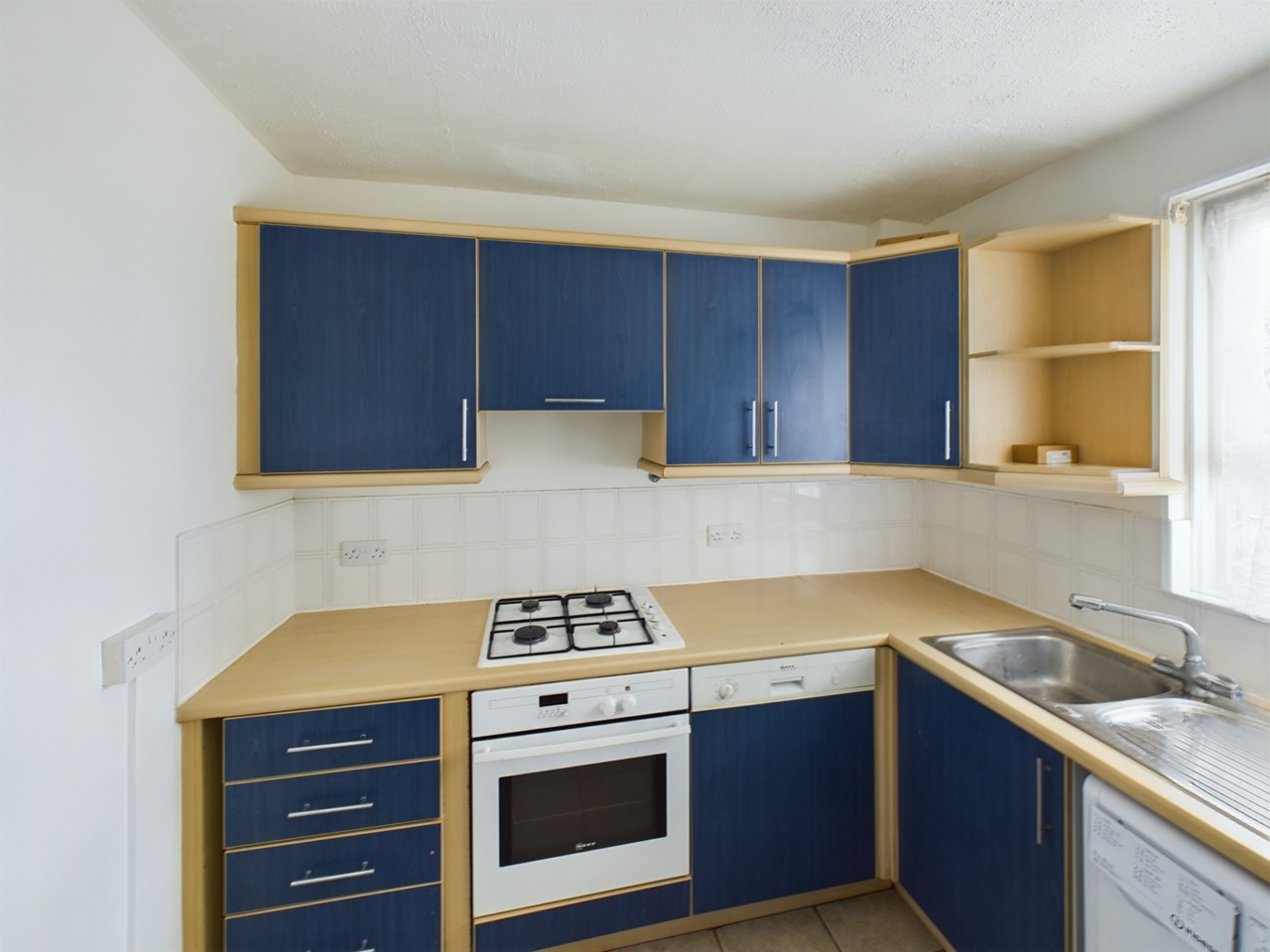 Additional image 10 of 1 Bed Flat, Harling Court, SW11, N1 7GU