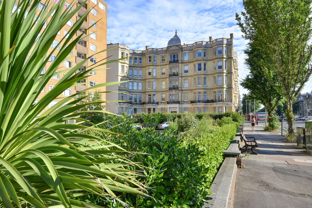 Additional image 8 of 2 bed flat for saleGrand Avenue, Hove BN3